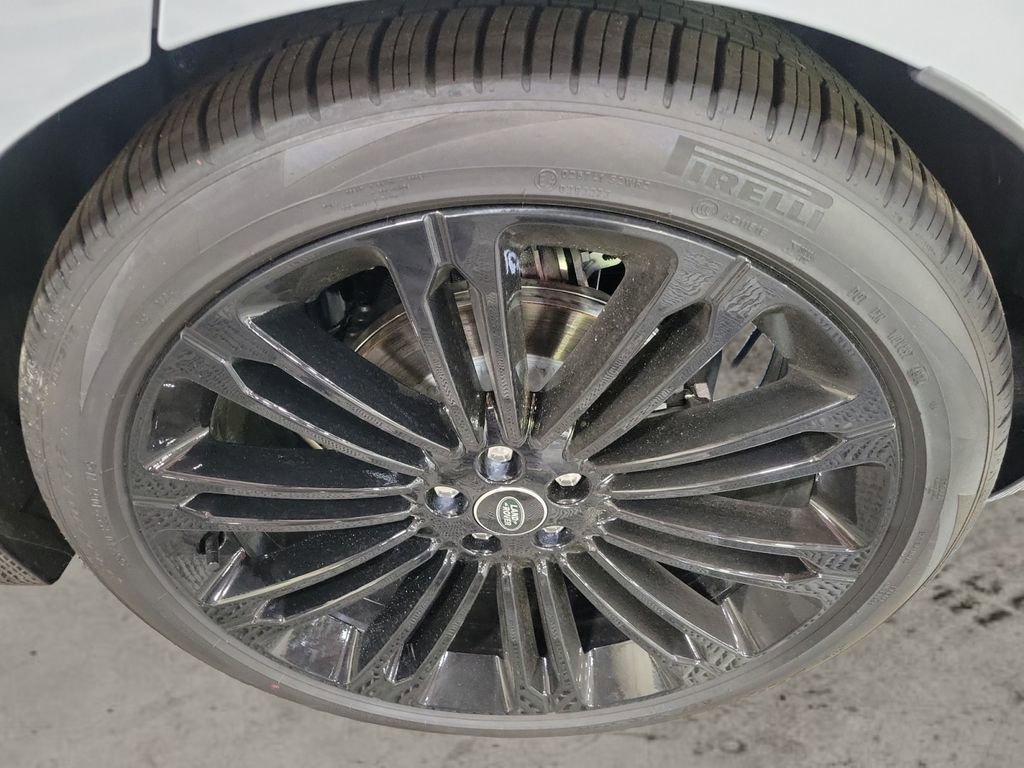 New 2026 Land Rover Range Rover Velar Dynamic SE image 10