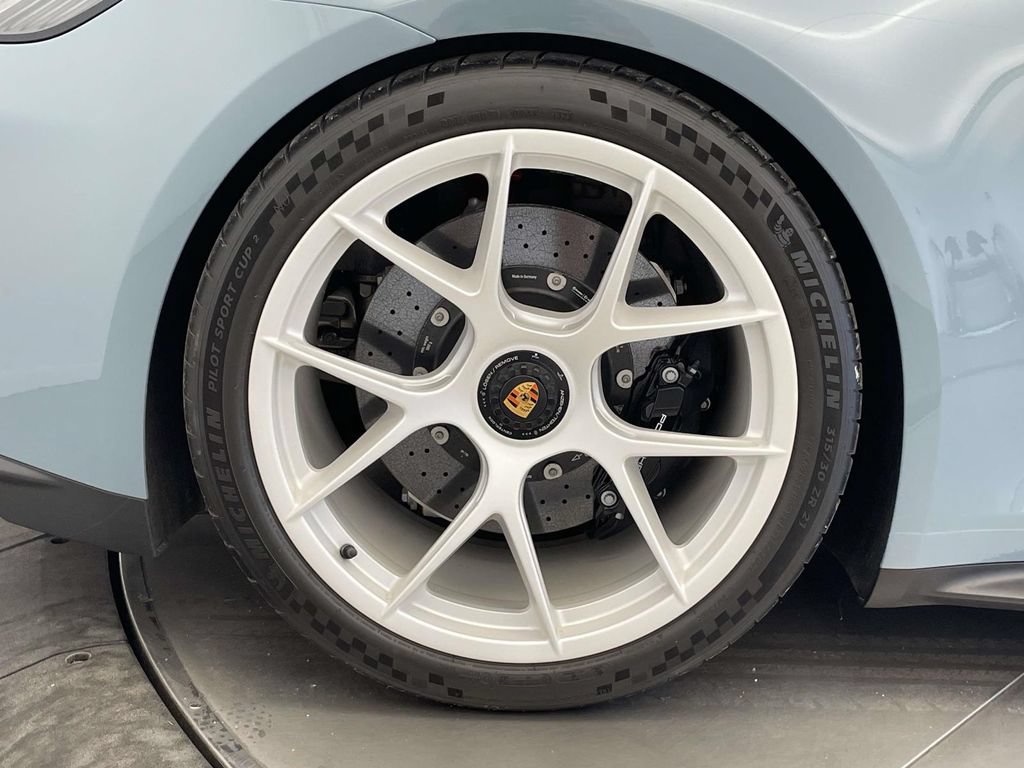 Certified 2024 Porsche 911 GT3 RS RWD image 13