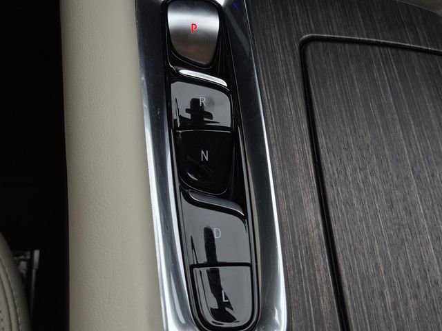 Used 2023 Buick Enclave Avenir w/ Avenir Technology Package FWD image 31