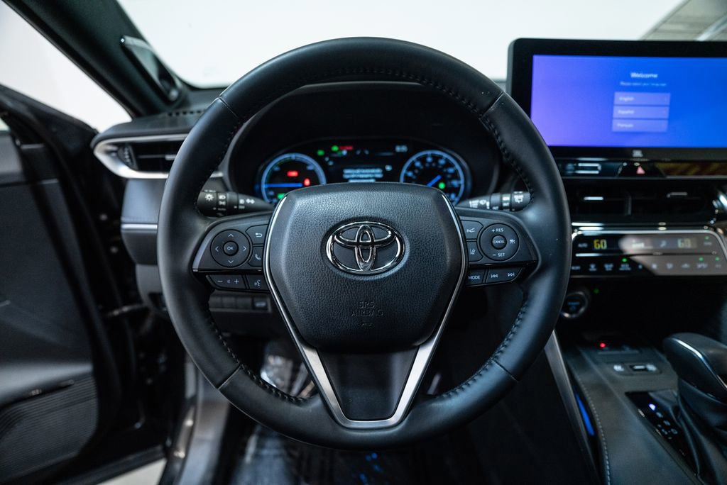 Used 2024 Toyota Venza XLE AWD/4WD image 17