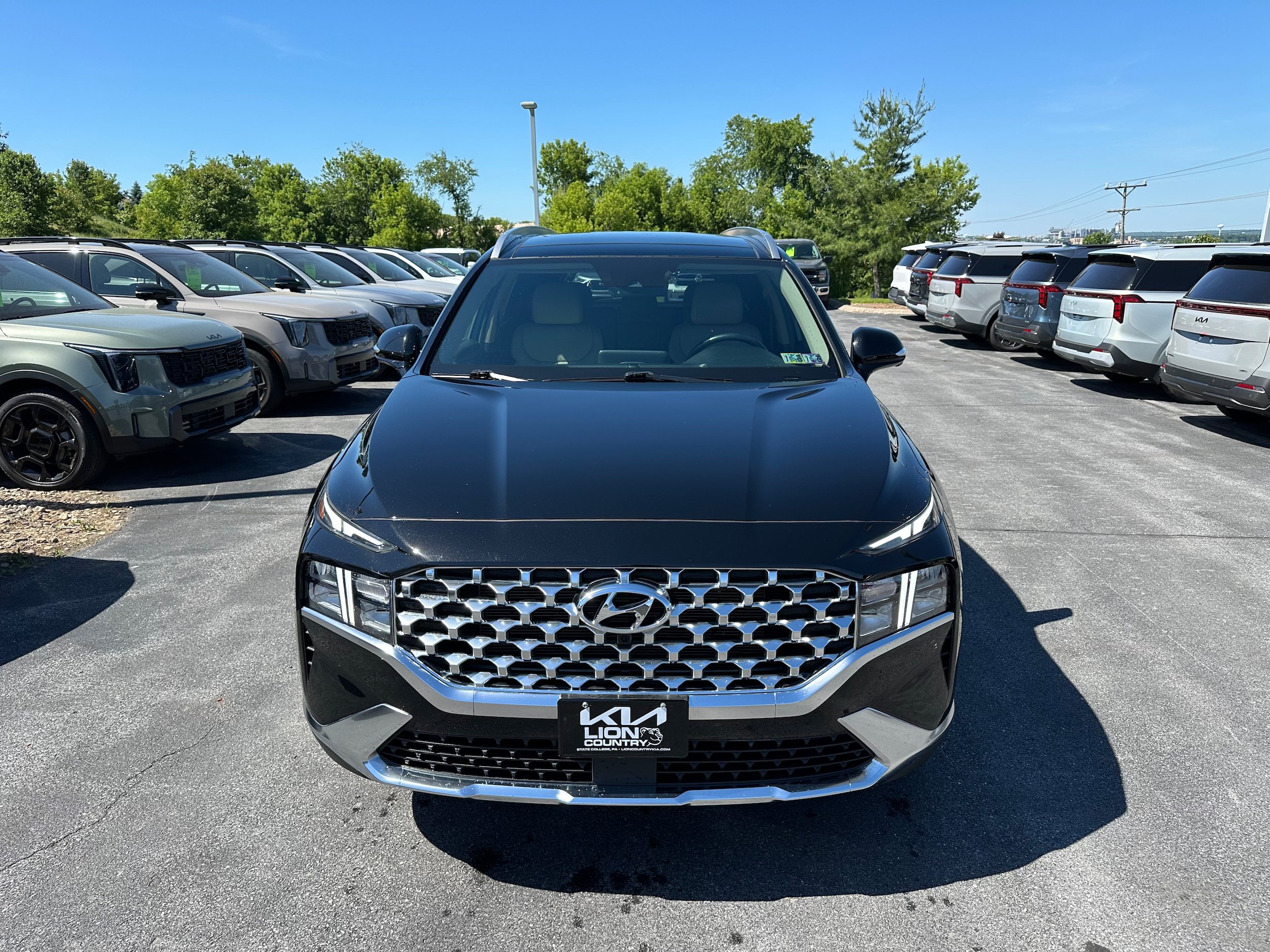 Used 2023 Hyundai Santa Fe SEL w/ Premium Package AWD/4WD image 2