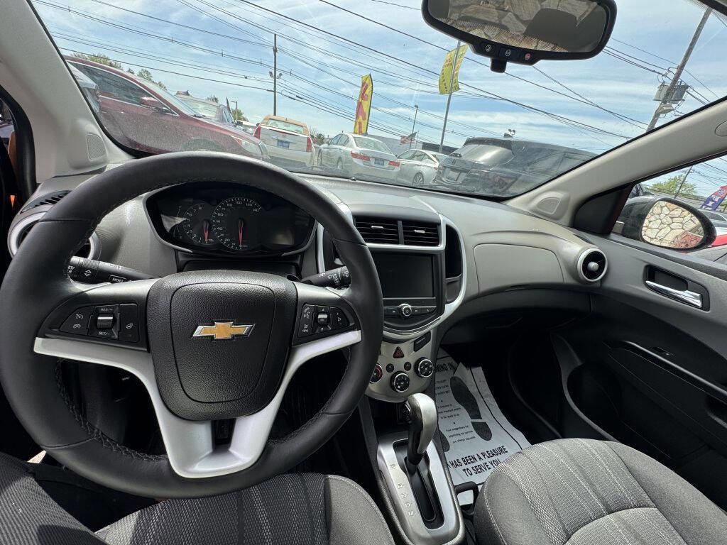 Used 2020 Chevrolet Sonic LT w/ Convenience Package FWD image 9