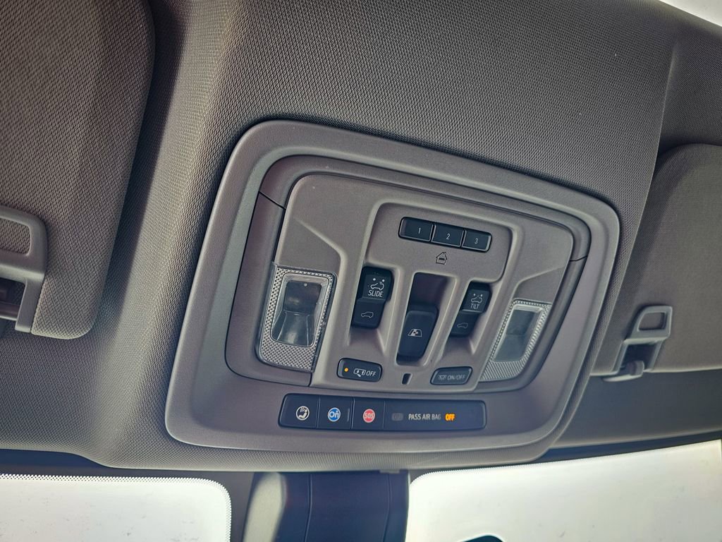 Used 2022 GMC Sierra 3500 Denali image 33