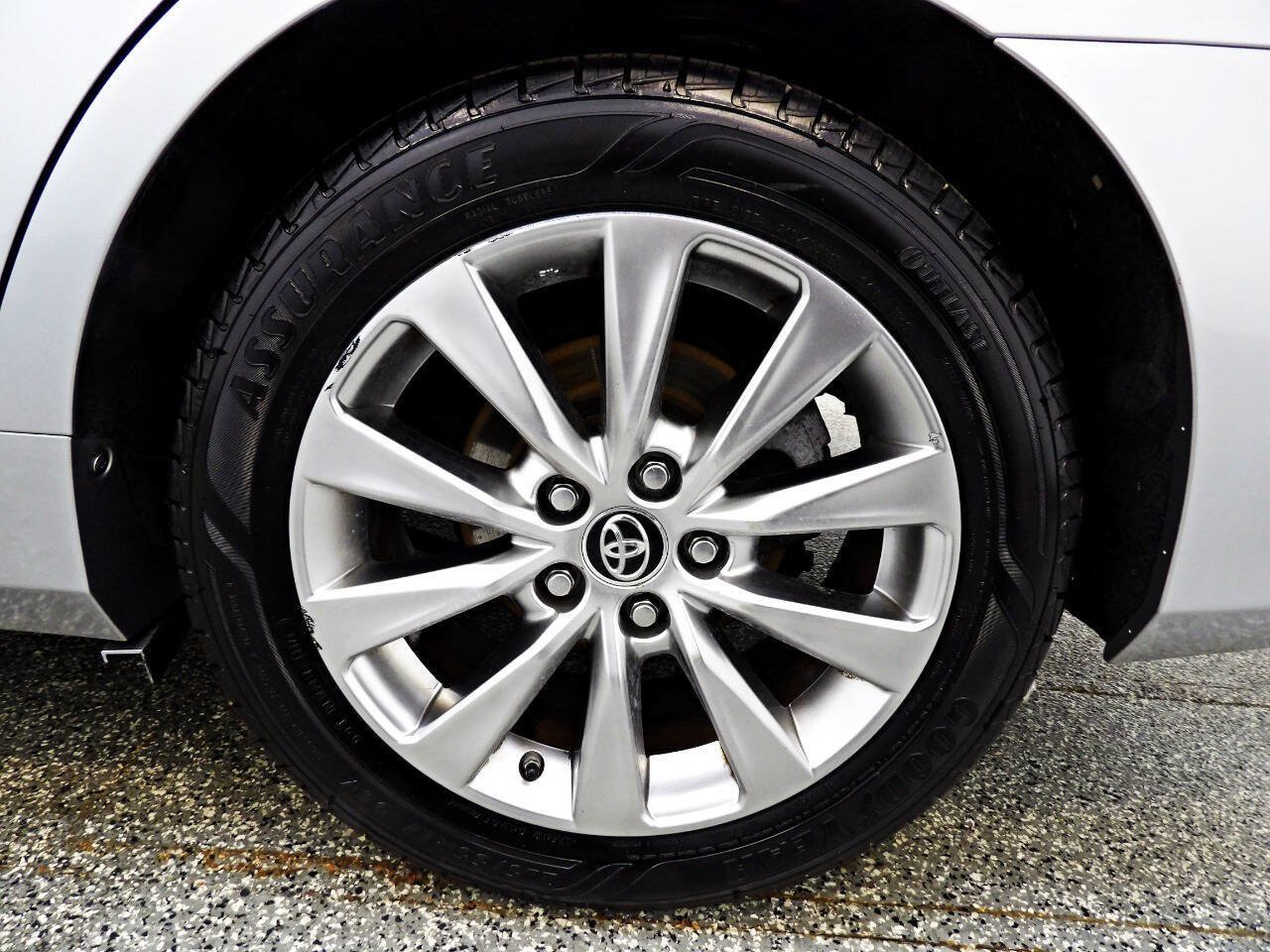 Used 2015 Toyota Camry XLE w/ Moonroof Package FWD image 20