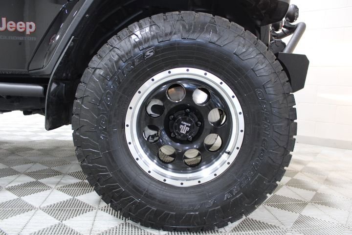 Used 2023 Jeep Gladiator Mojave w/ Cold Weather Group AWD/4WD image 42