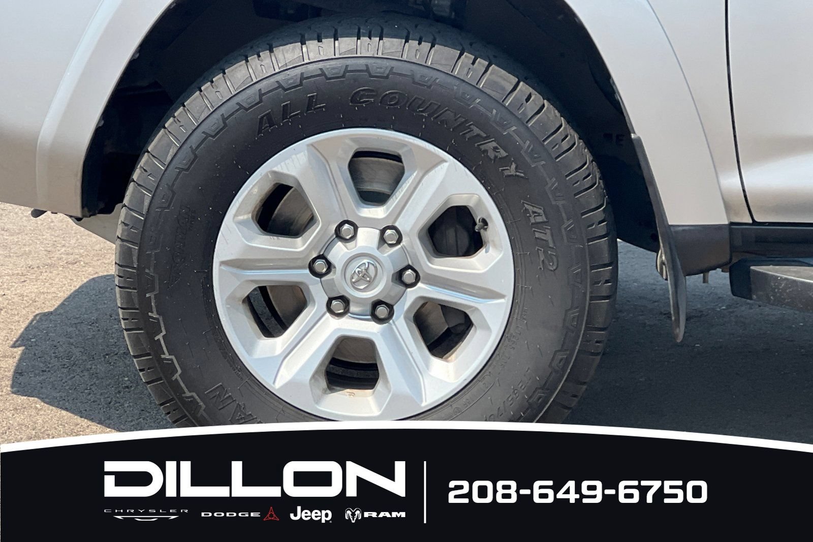 Used 2022 Toyota 4Runner SR5 AWD/4WD image 31