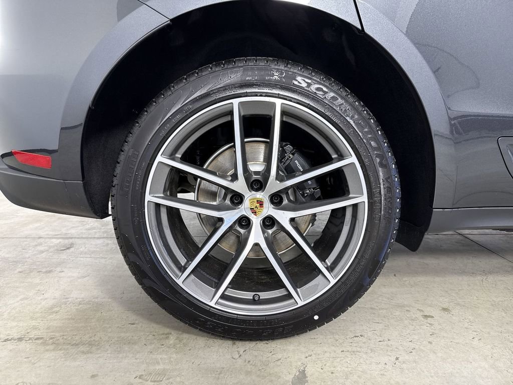 New 2026 Porsche Macan AWD/4WD image 16
