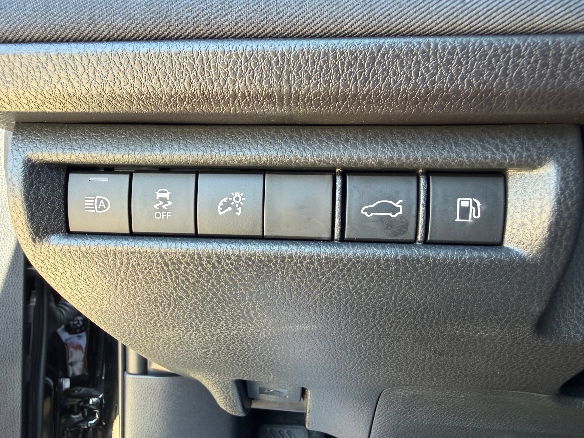 Used 2026 Toyota Camry LE FWD image 19