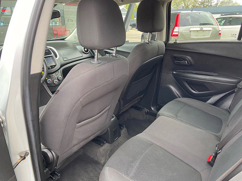 Used 2016 Chevrolet Trax LS AWD/4WD image 17