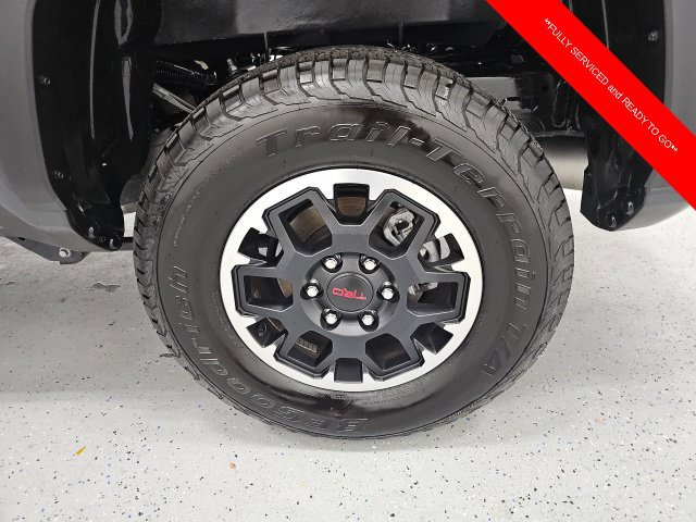 Certified 2025 Toyota Tacoma TRD Off-Road AWD/4WD image 11