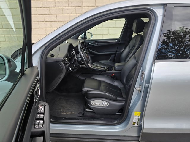Used 2021 Porsche Macan image 22