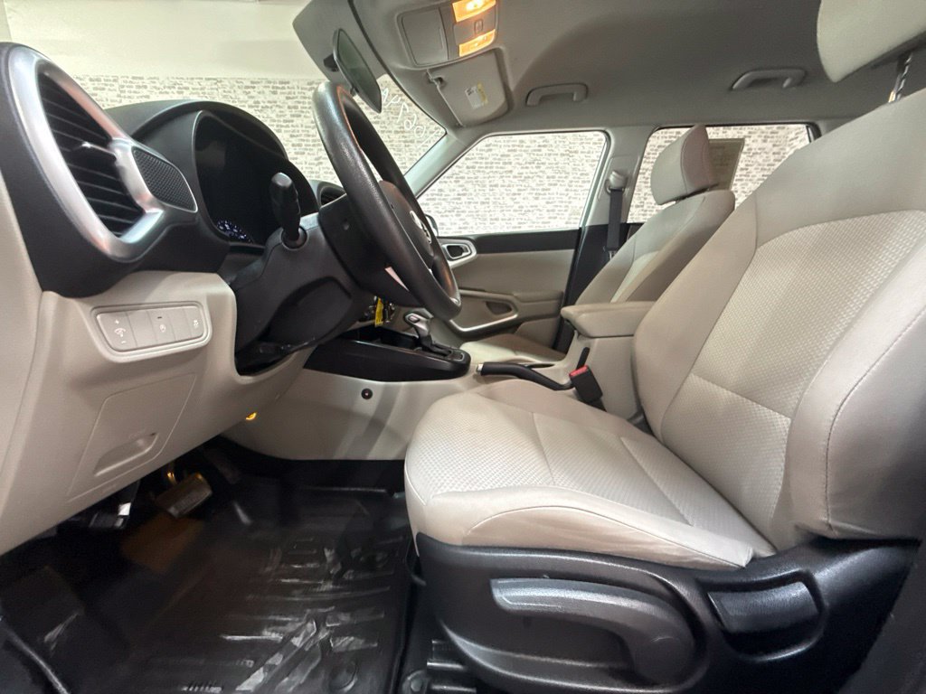 Used 2020 Kia Soul LX FWD image 24