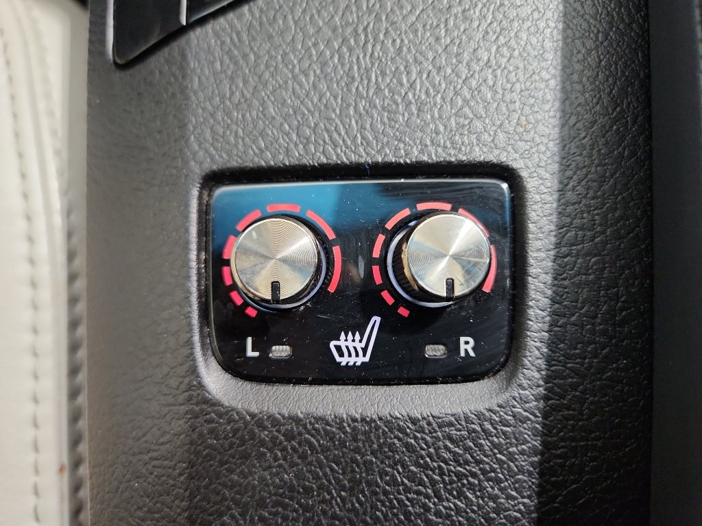 Used 2013 Toyota Avalon XLE Premium image 24