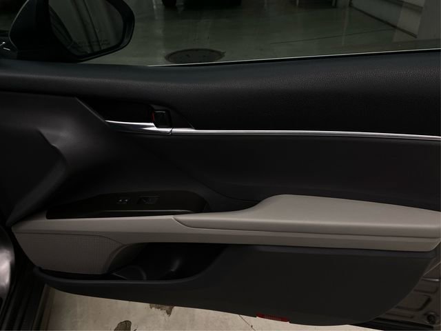 Used 2022 Toyota Camry SE FWD image 25