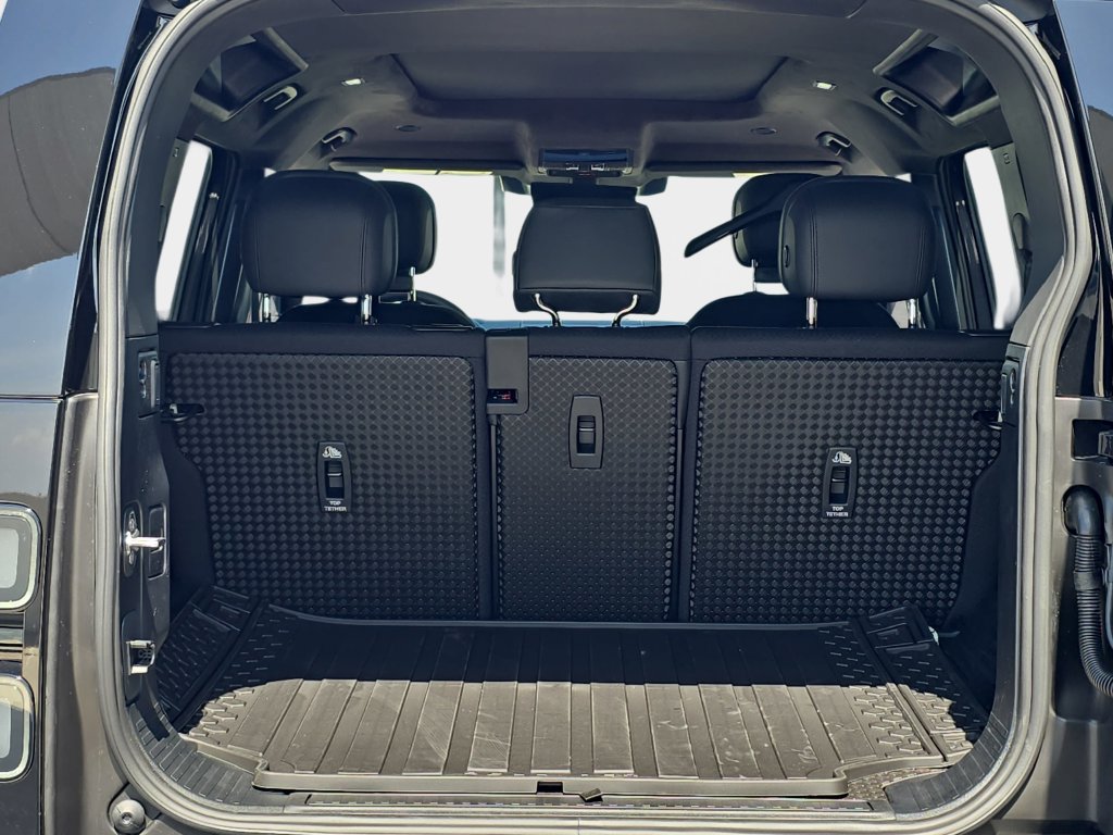 New 2026 Land Rover Defender 110 X AWD/4WD image 12