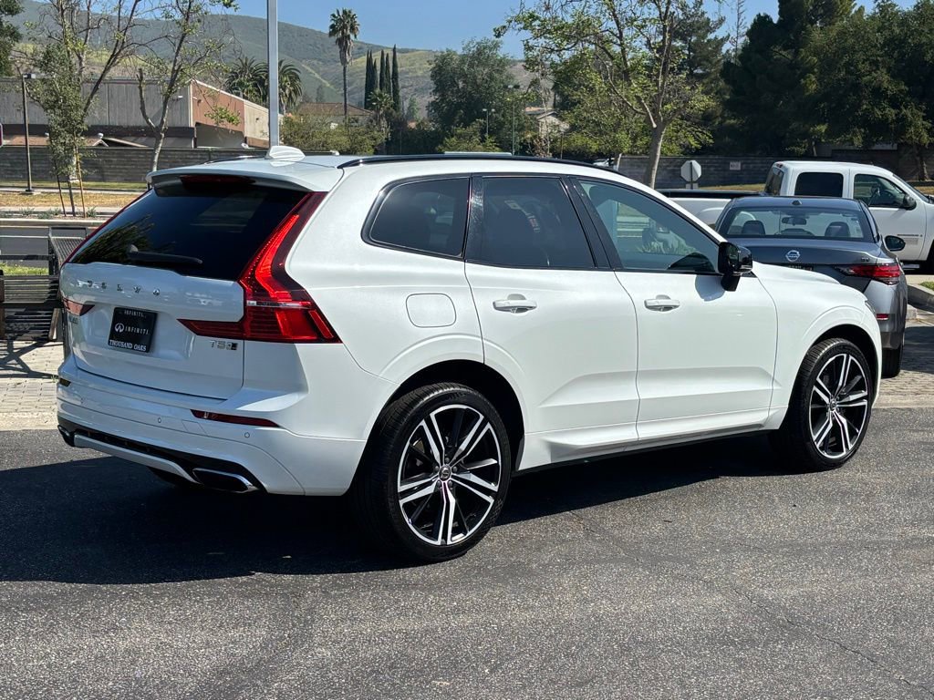 Used 2020 Volvo XC60 T5 R-Design image 3