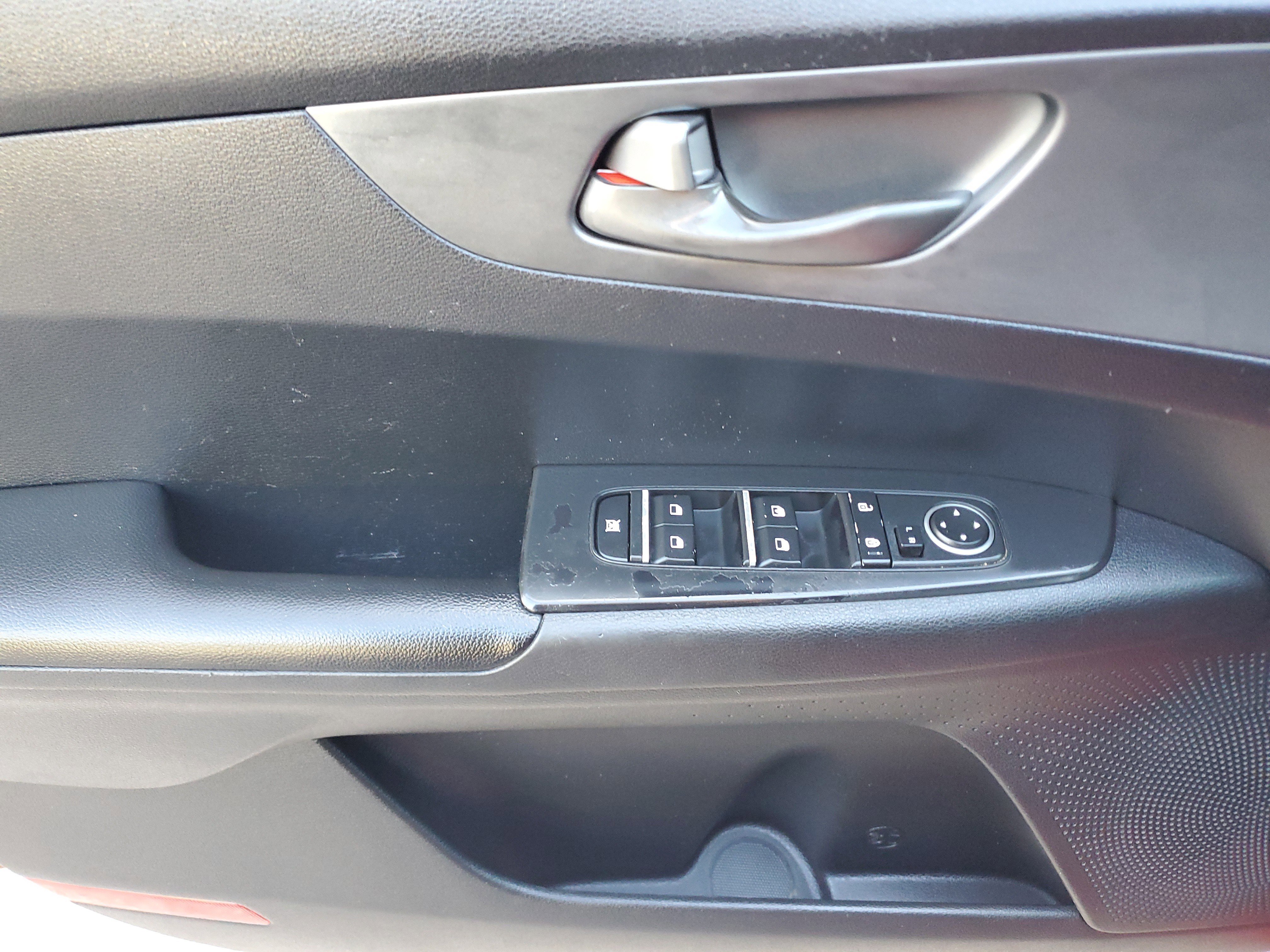 Used 2020 Kia Forte LXS image 12