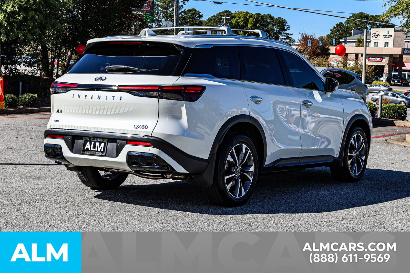 Used 2025 INFINITI QX60 Luxe w/ Cargo Package image 6