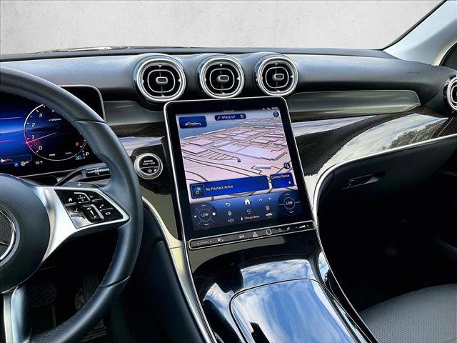 Used 2025 Mercedes-Benz GLC 300 4MATIC image 8