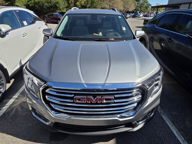 Used 2024 GMC Terrain SLT AWD/4WD image 2