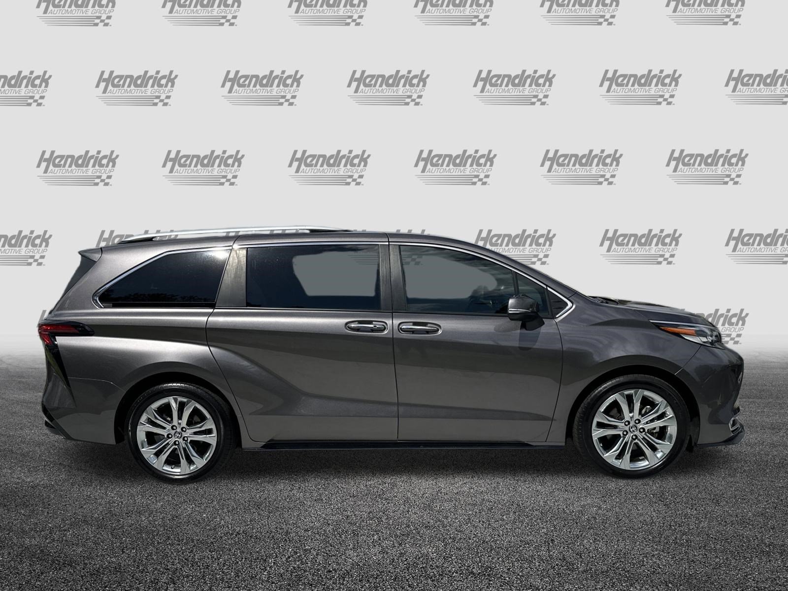 Certified 2023 Toyota Sienna Platinum FWD image 11