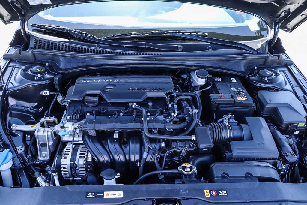 Used 2025 Hyundai Elantra Sport FWD image 28