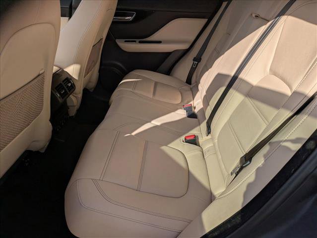 Used 2020 Jaguar F-PACE Prestige image 19