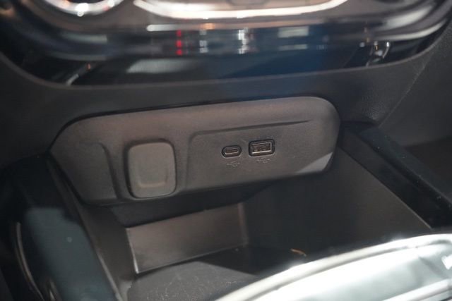 Used 2025 Chevrolet Trax LT image 29