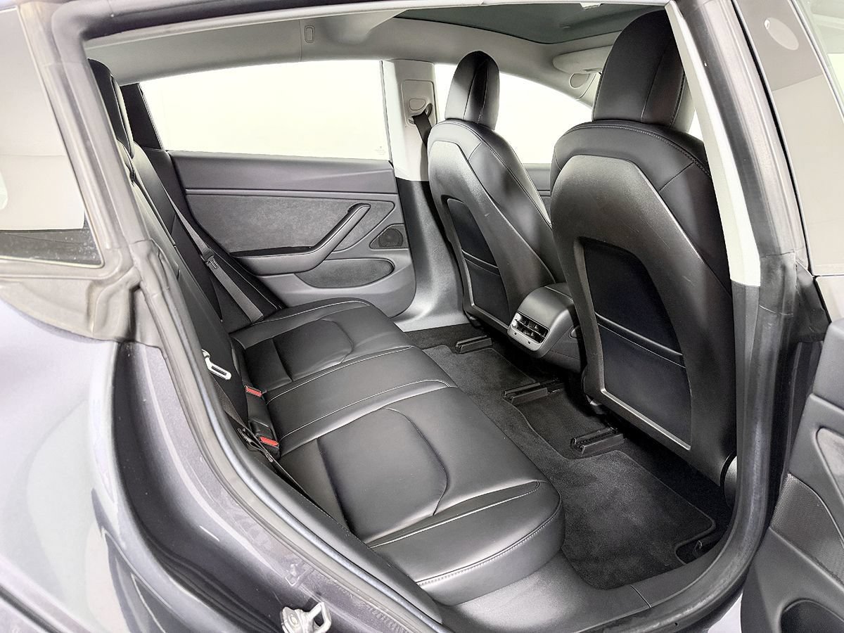 Used 2018 Tesla Model 3 Long Range RWD image 39