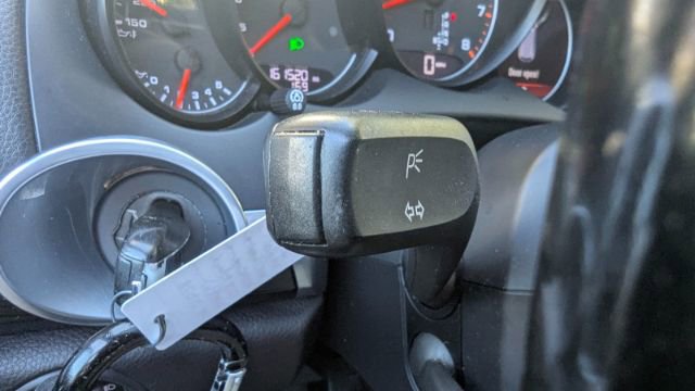 Used 2014 Porsche Cayenne Platinum Edition image 29