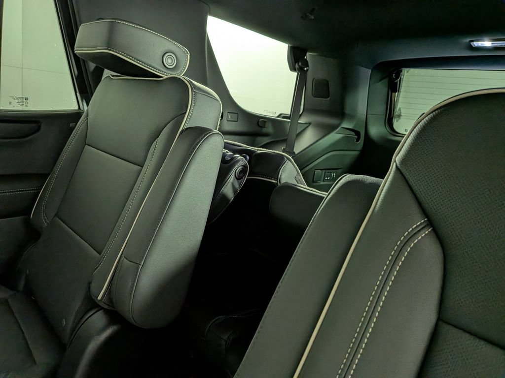 New 2026 GMC Yukon Elevation w/ Elevation Premium Package AWD/4WD image 34