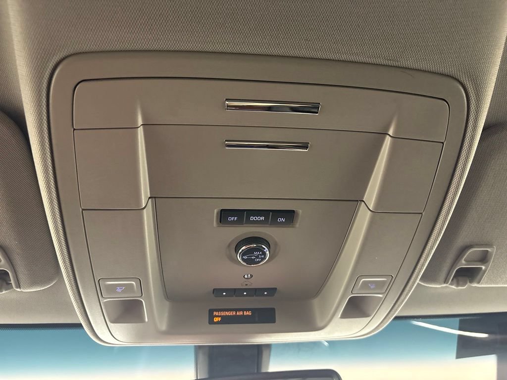 Used 2020 Cadillac Escalade 2WD image 29