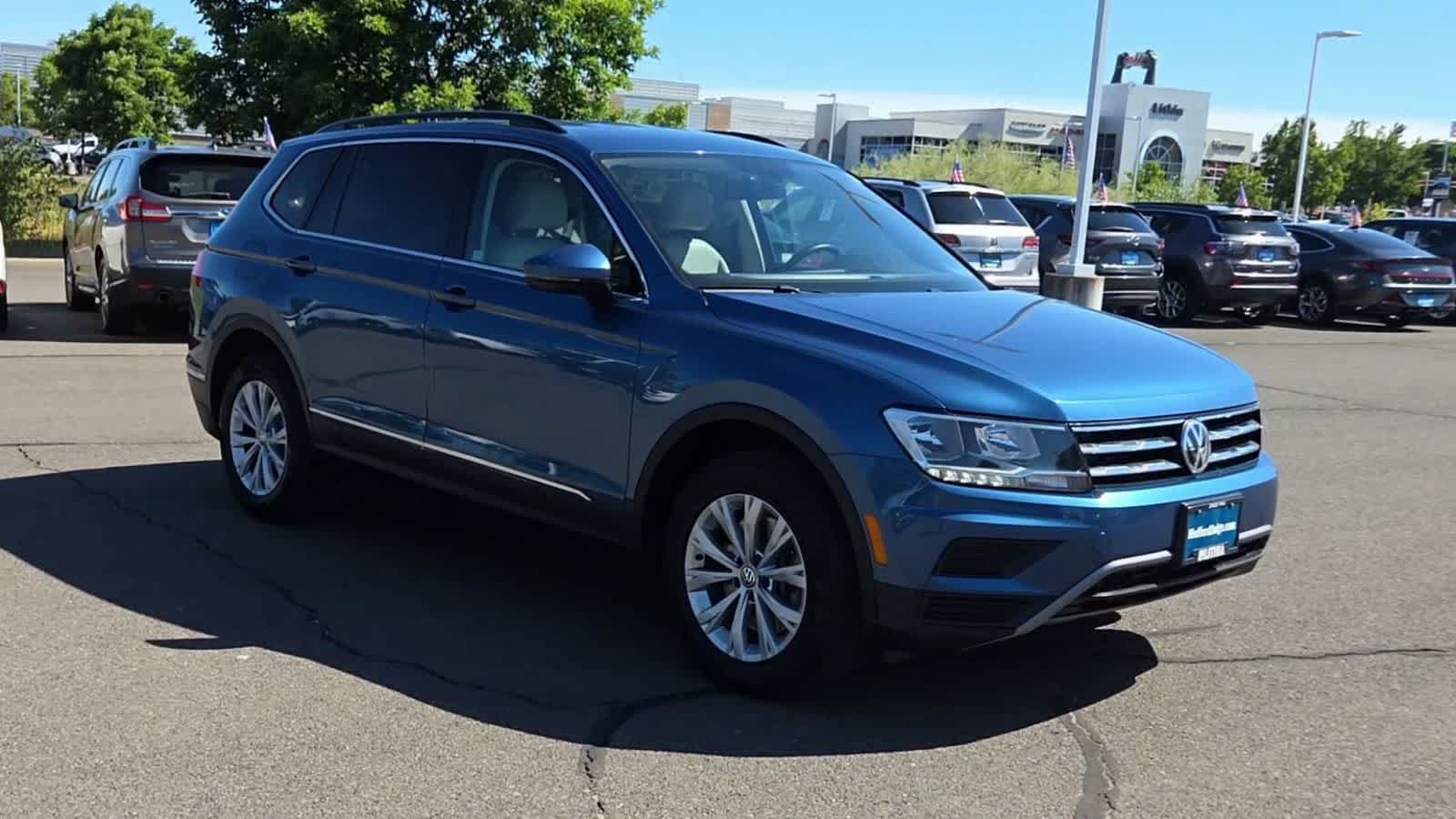 Used 2018 Volkswagen Tiguan SE AWD/4WD image 2