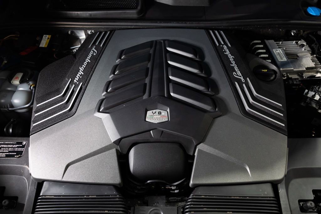 Used 2020 Lamborghini Urus image 44