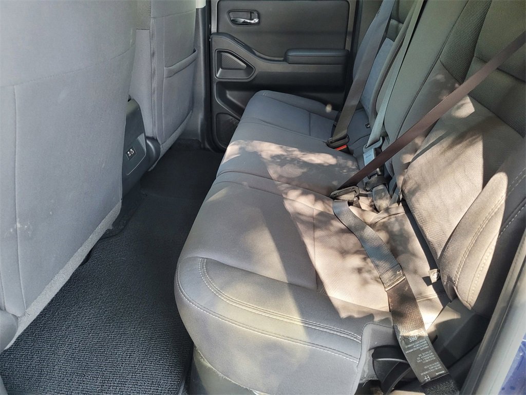 Used 2023 Nissan Frontier SV image 10