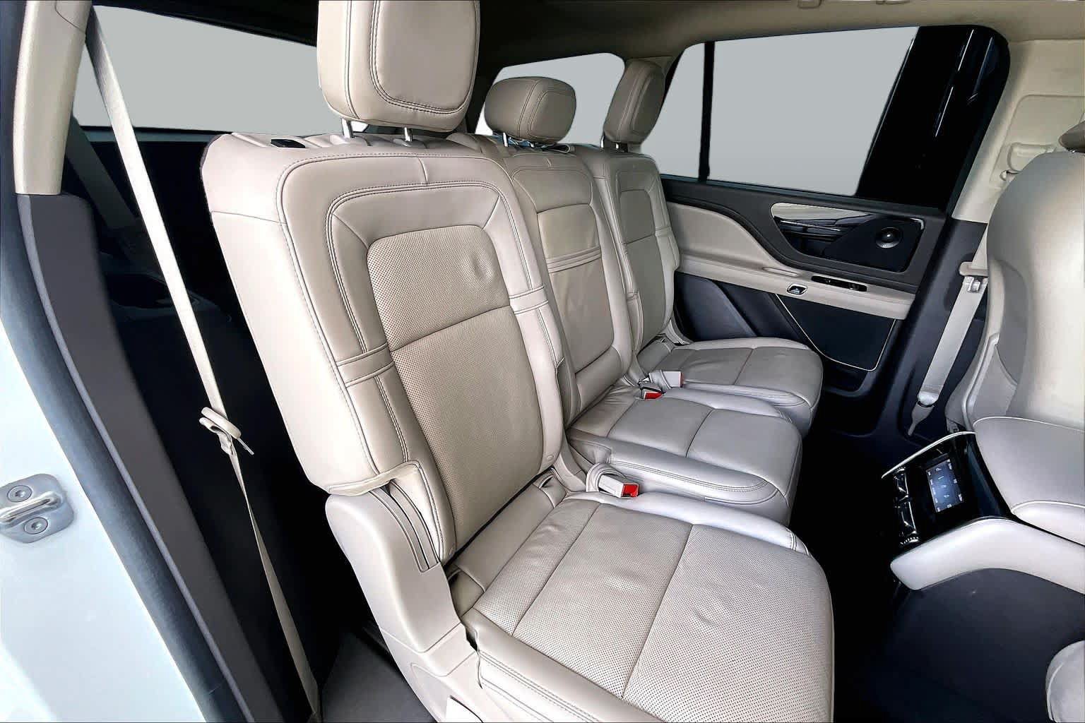 Used 2023 Lincoln Aviator Reserve w/ Elements Package Plus RWD image 18