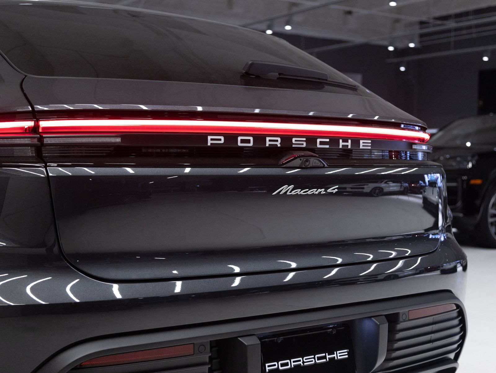 Certified 2026 Porsche Macan 4 Electric AWD/4WD image 30