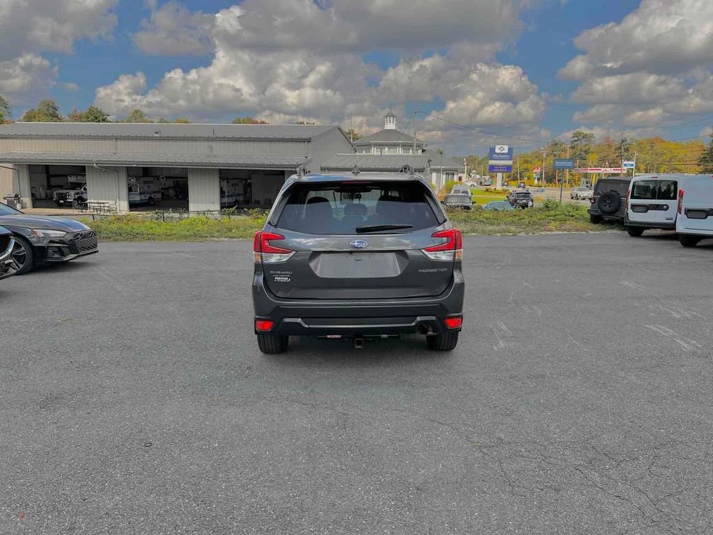 Used 2023 Subaru Forester Premium image 6