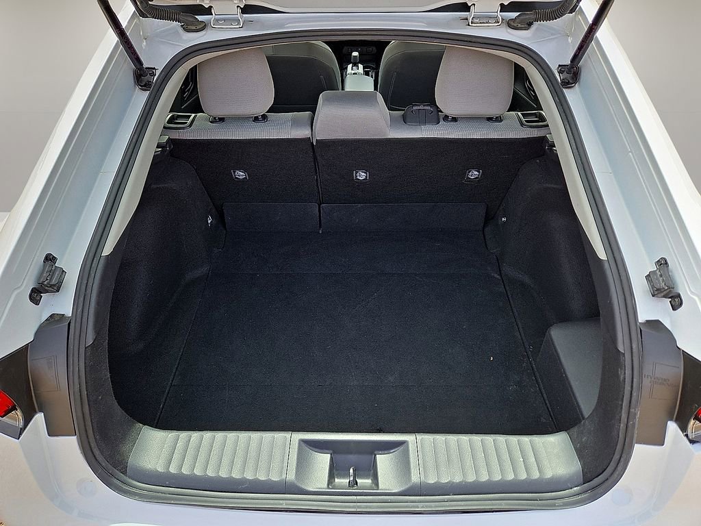 Used 2025 Toyota Prius LE image 15