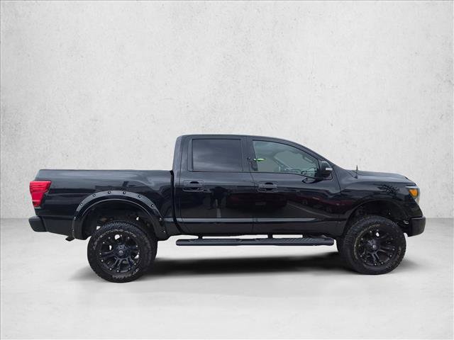 Used 2019 Nissan Titan SV w/ SV Convenience Package AWD/4WD image 4