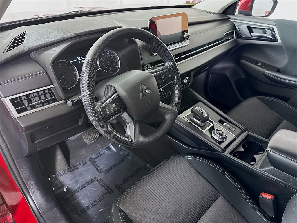 Used 2022 Mitsubishi Outlander ES image 17