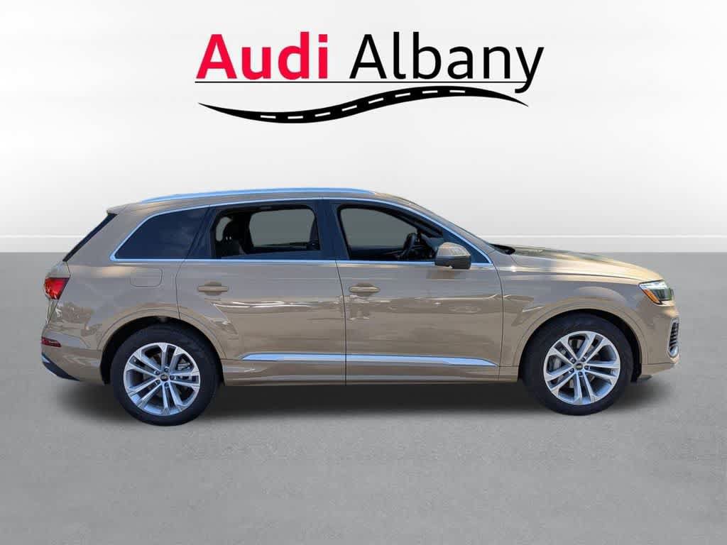 Certified 2025 Audi Q7 3.0T Prestige AWD/4WD image 4