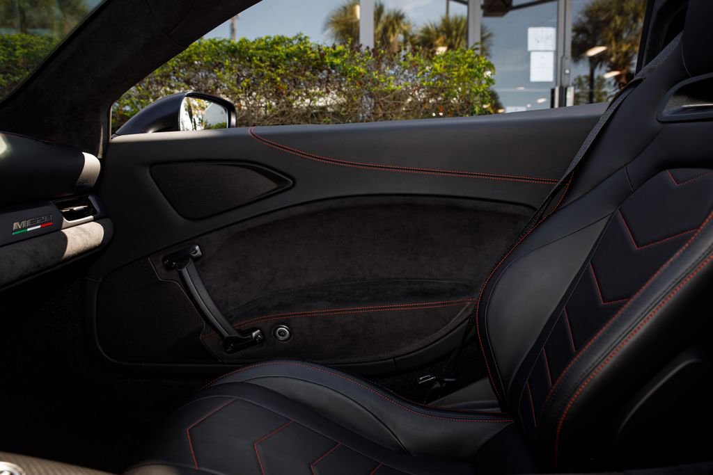 Used 2023 Maserati MC20 Spyder image 21