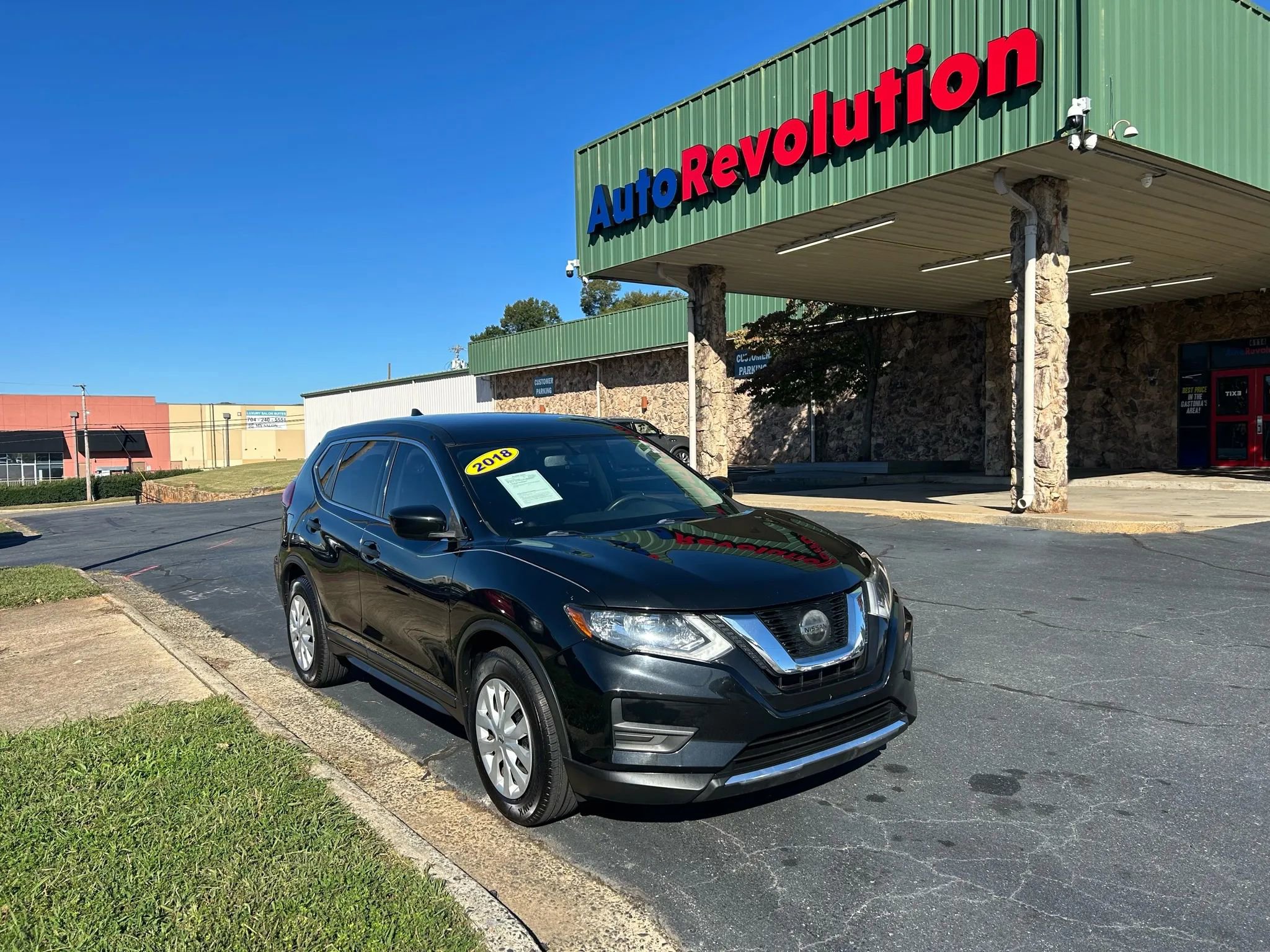 Used 2018 Nissan Rogue S image 1