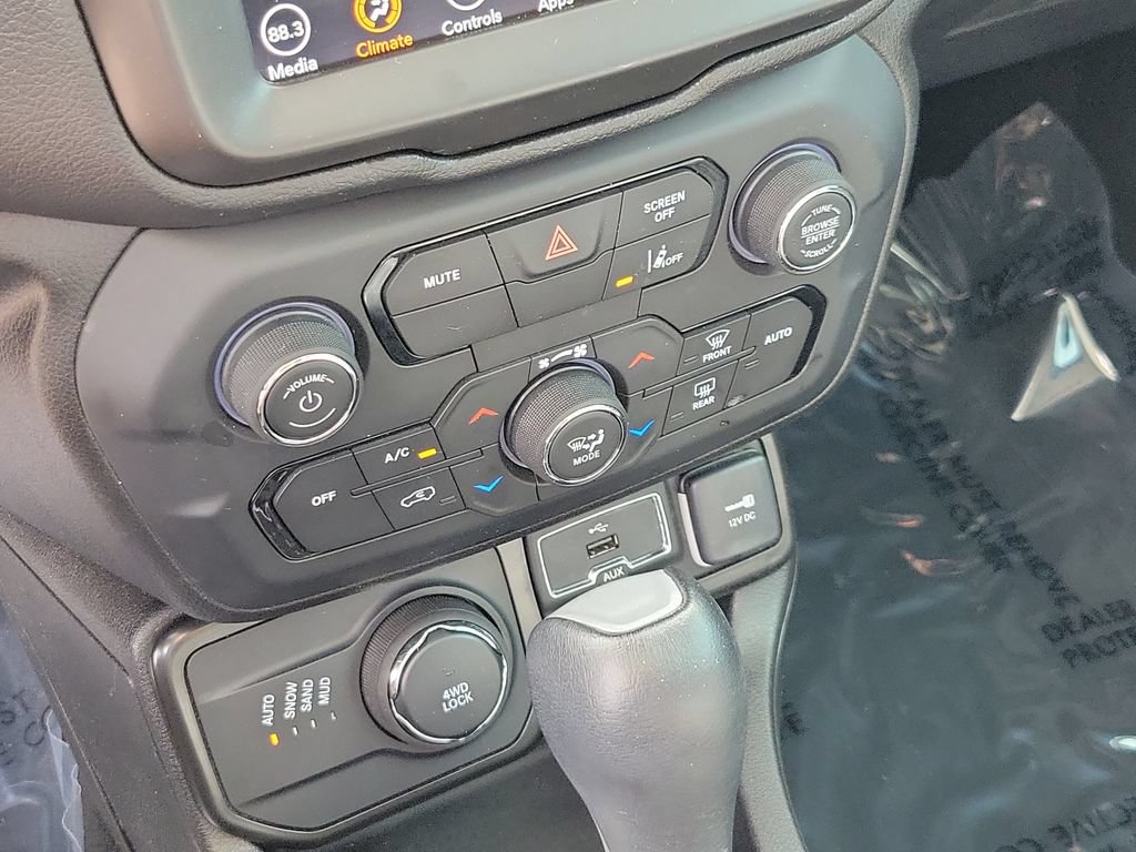 Used 2022 Jeep Renegade Limited w/ Sun, Sound & Wheels Group AWD/4WD image 26