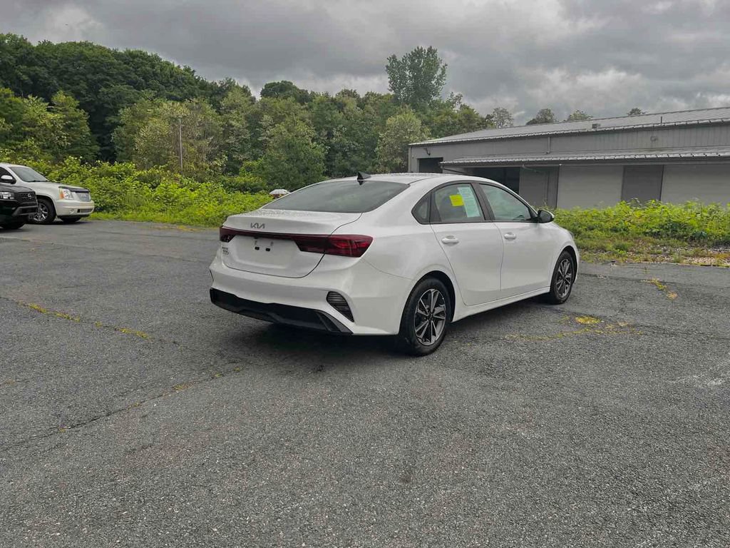 Used 2023 Kia Forte LXS image 7