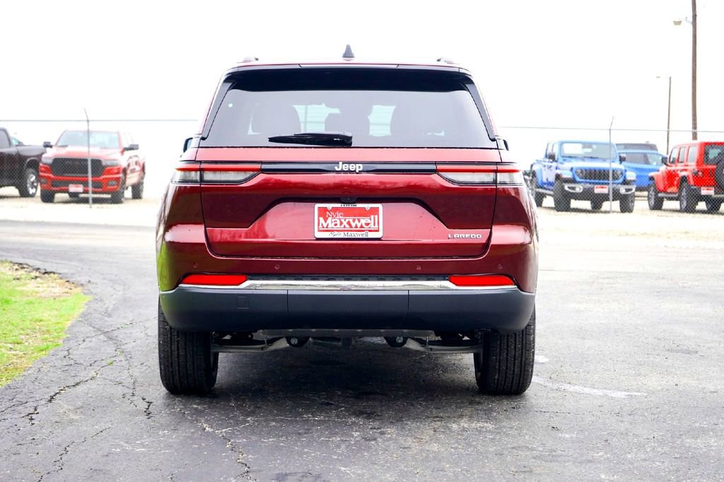 New 2026 Jeep Grand Cherokee Laredo RWD image 7