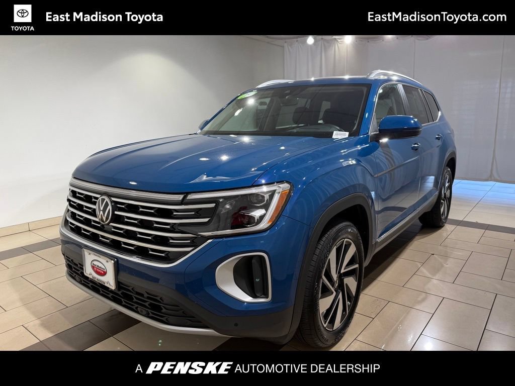 Used 2025 Volkswagen Atlas SEL AWD/4WD image 1