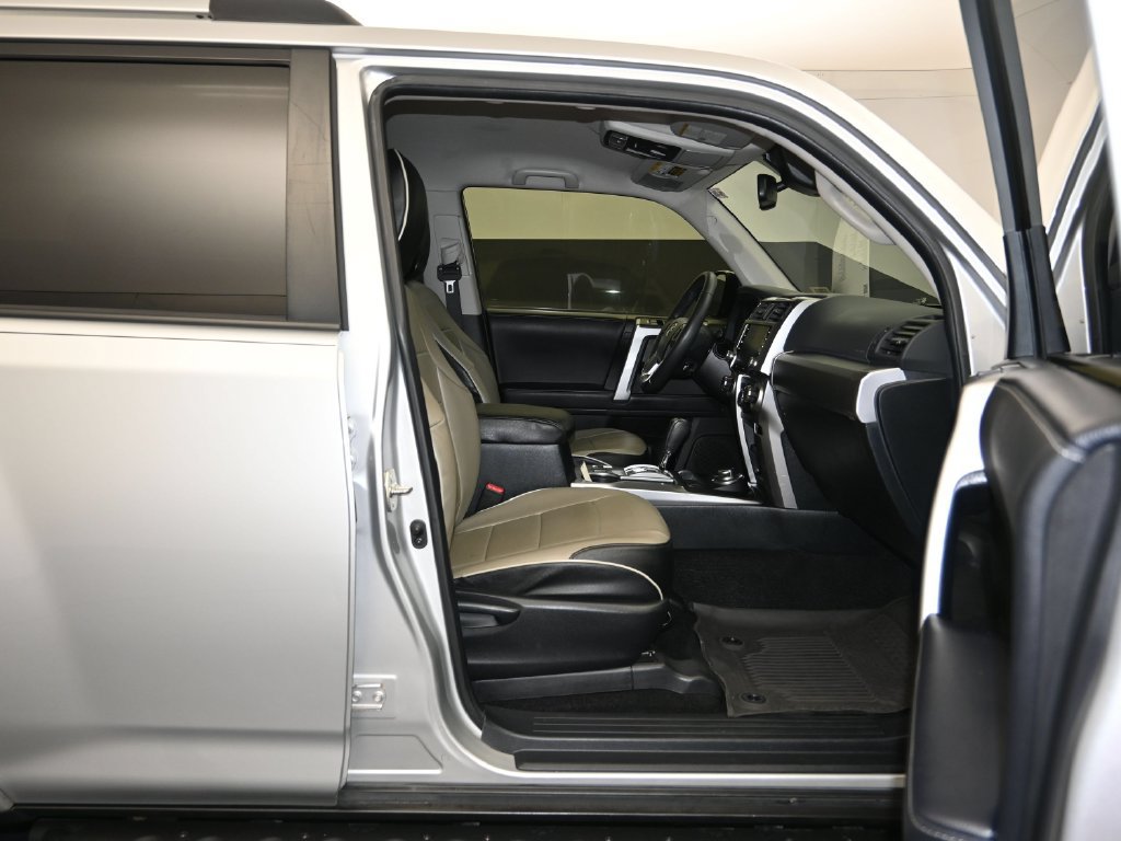 Used 2023 Toyota 4Runner SR5 AWD/4WD image 25