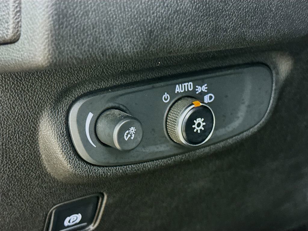 Used 2018 GMC Terrain SLE w/ Driver Convenience Package AWD/4WD image 12